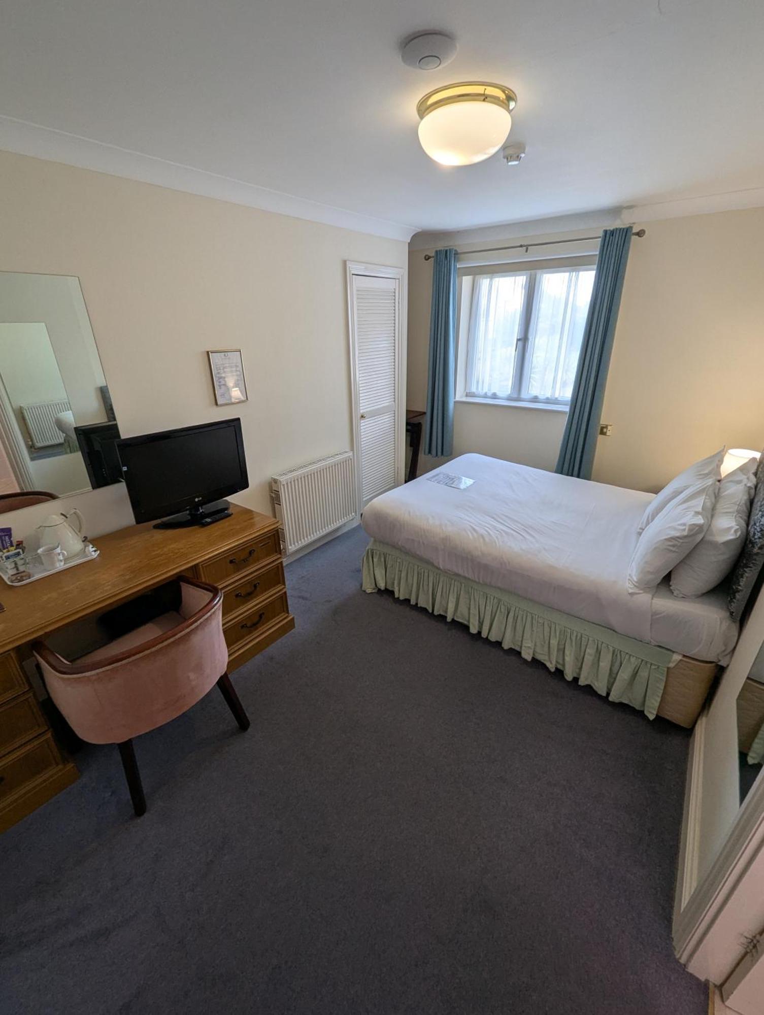 The Walnut Tree Hotel 브리지워터 외부 사진