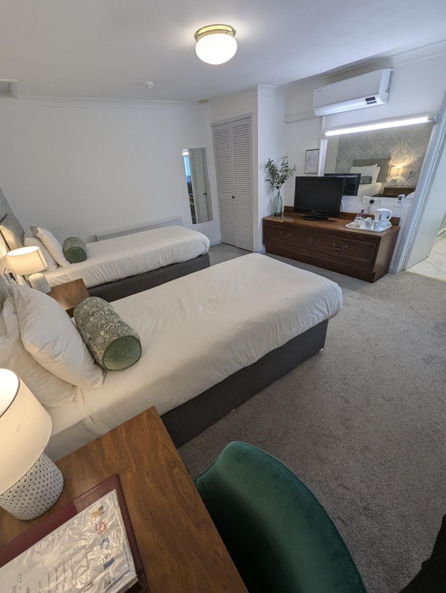 The Walnut Tree Hotel 브리지워터 외부 사진